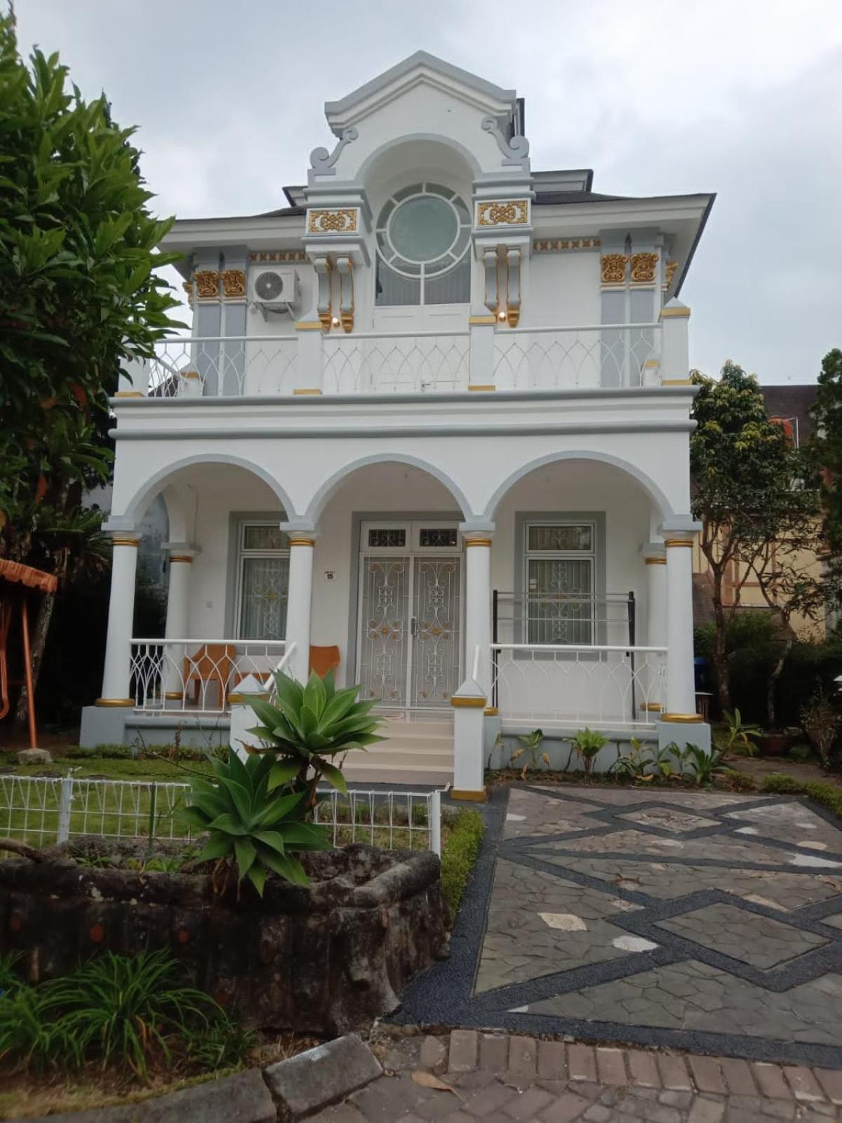 Eton Asia Kota Bunga Villas Puncak Exterior photo